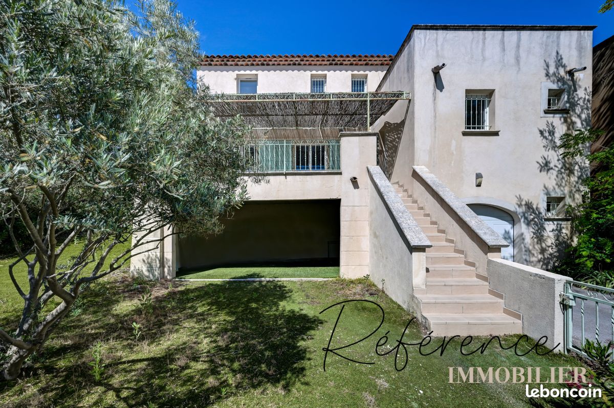 Maison 6 pièces 164 m² · à Aix-en-Provence · 164 m² · 2 550 €/mois