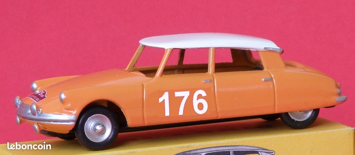 CAR-HORSE COFFRET Citroen Ds 19 Rallye Billes Style Dinky Cij