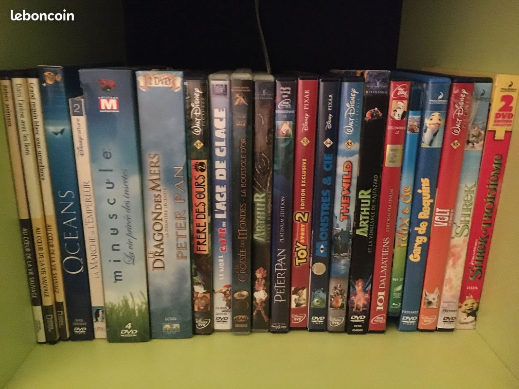 Lot de 22 DVD / coffrets DVD dessins animés et documentaires animaliers (image 1)