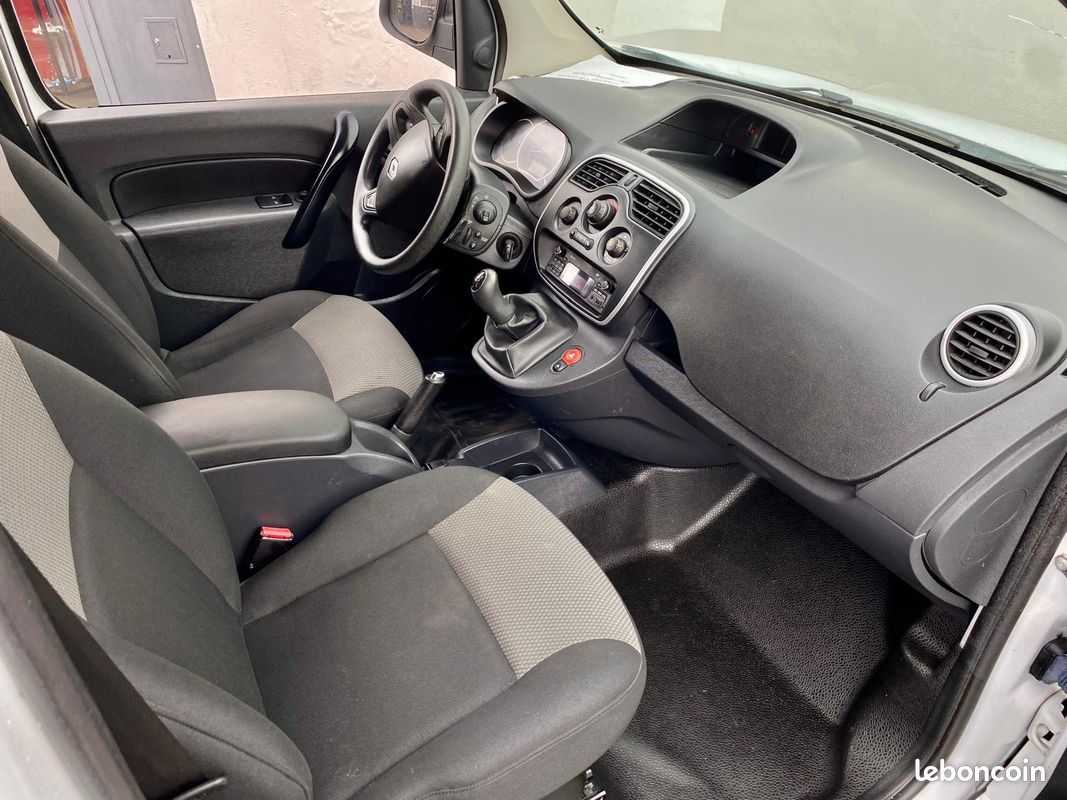 RENAULT KANGOO II 1.5L dCi 75 cv Express 2019 ( 96.316 kilomètres ) (image 2)