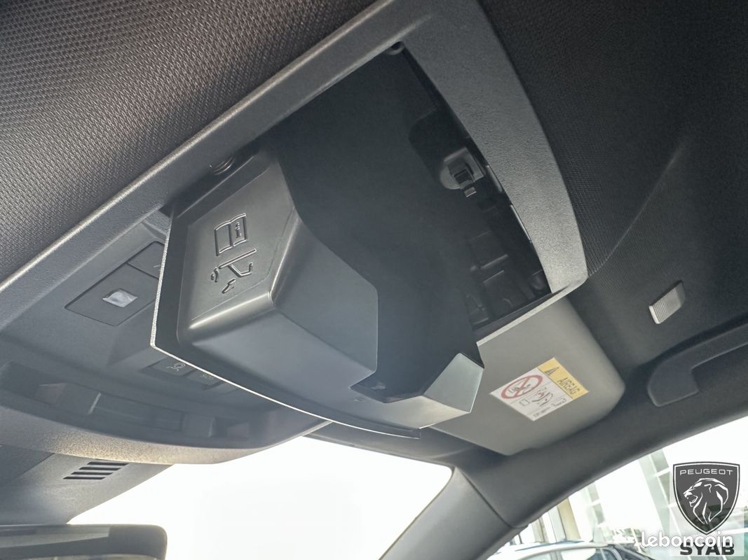 Peugeot 3008 III 1.2I HYBRID -145 BV E-DCS6 GT (image 33)