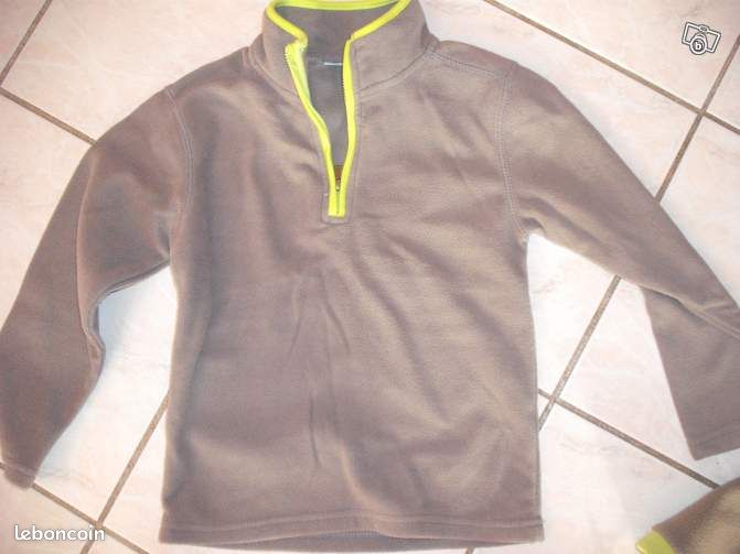 Sweat shirt polaire neuf taille 6 ans lot e15 (image 1)