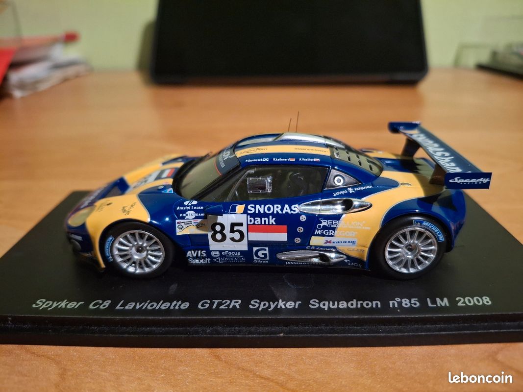 Maquette Voiture De Course Spyker C8 Laviolette GT2R N°85 - Le Mans 2008 - Échelle 1/43 Par Spark