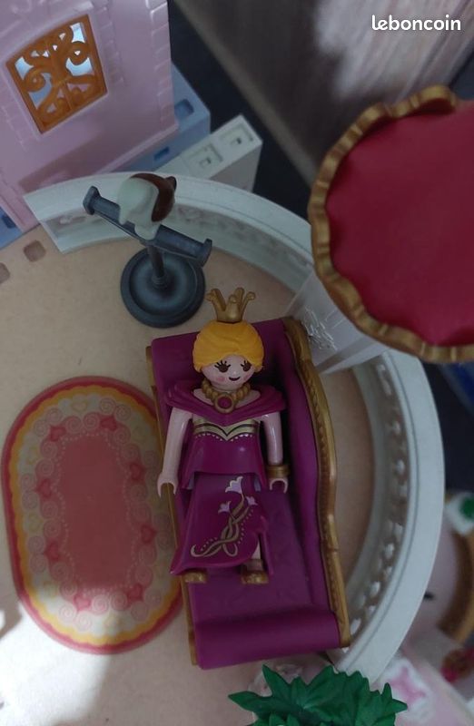 Très grand château de princesse Playmobil 4250 avec son grand jardin et ses calèches, figurines, accessoires (image 13)