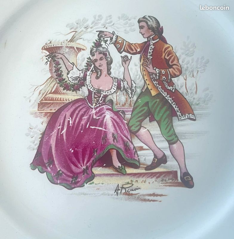 Lot 4 Assiettes Plates Moulin Des Loups - Décor Voitures Anciennes - Porcelaine Française