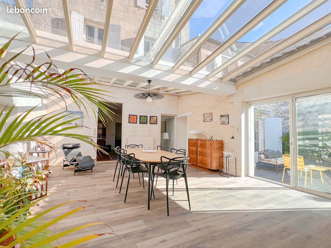 Maison 9 pièces 324 m² · à Saintes · 324 m² · 491 150 €