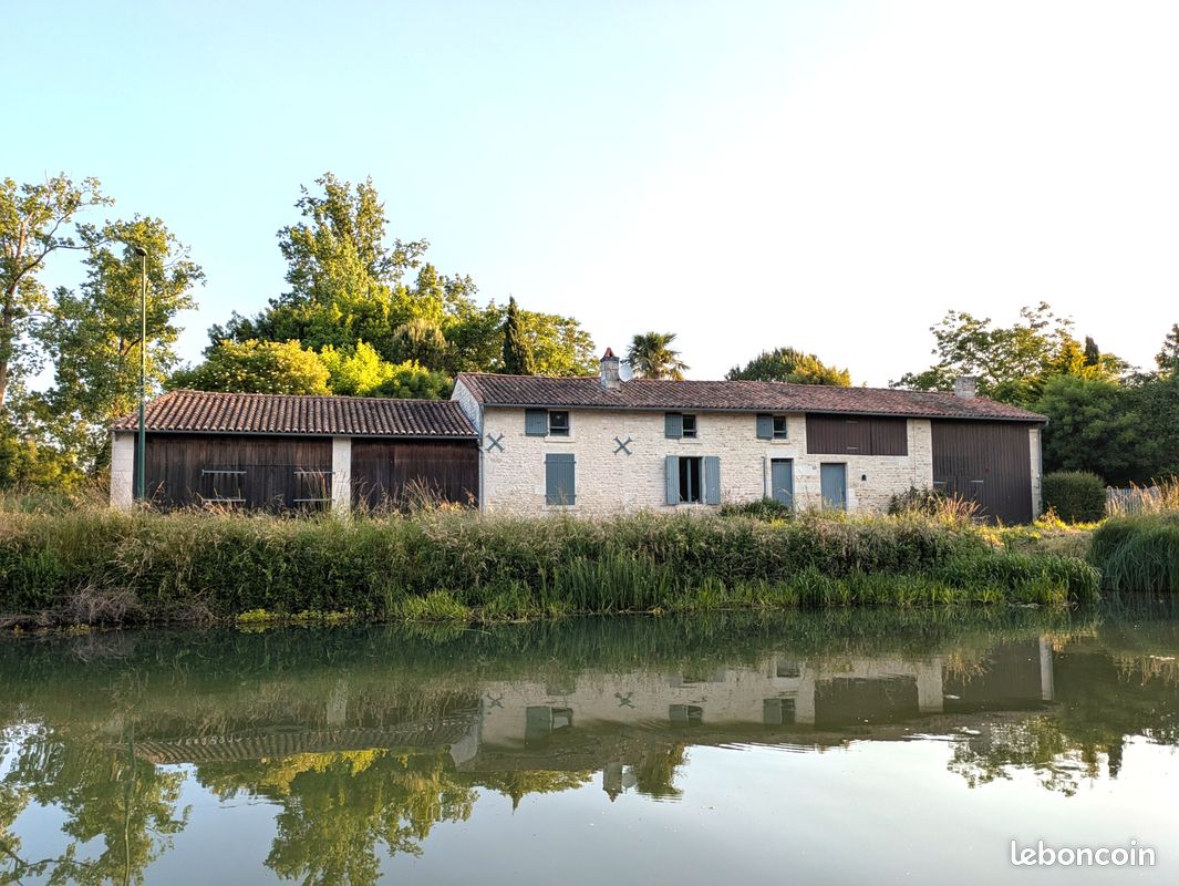 Maison 8 pièces 200 m² · à Coulon · 200 m² · 305 000 €
