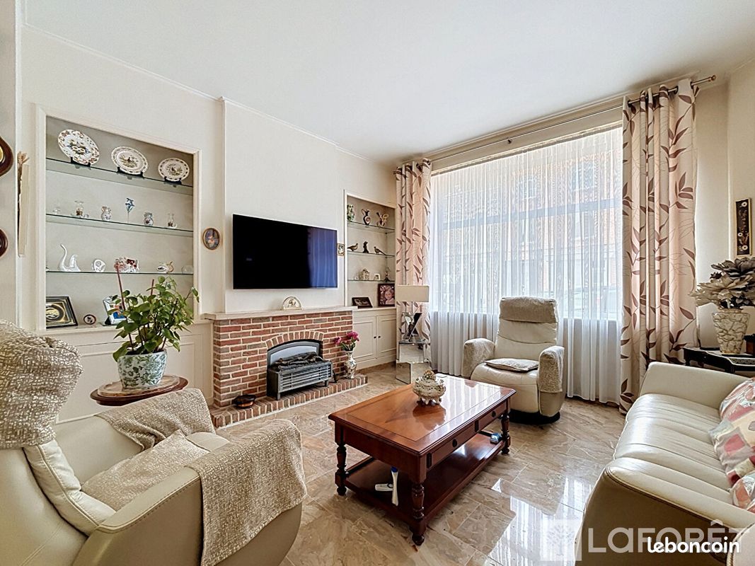 Maison 8 pièces 144 m² · à Armentières · 144 m² · 322 000 €