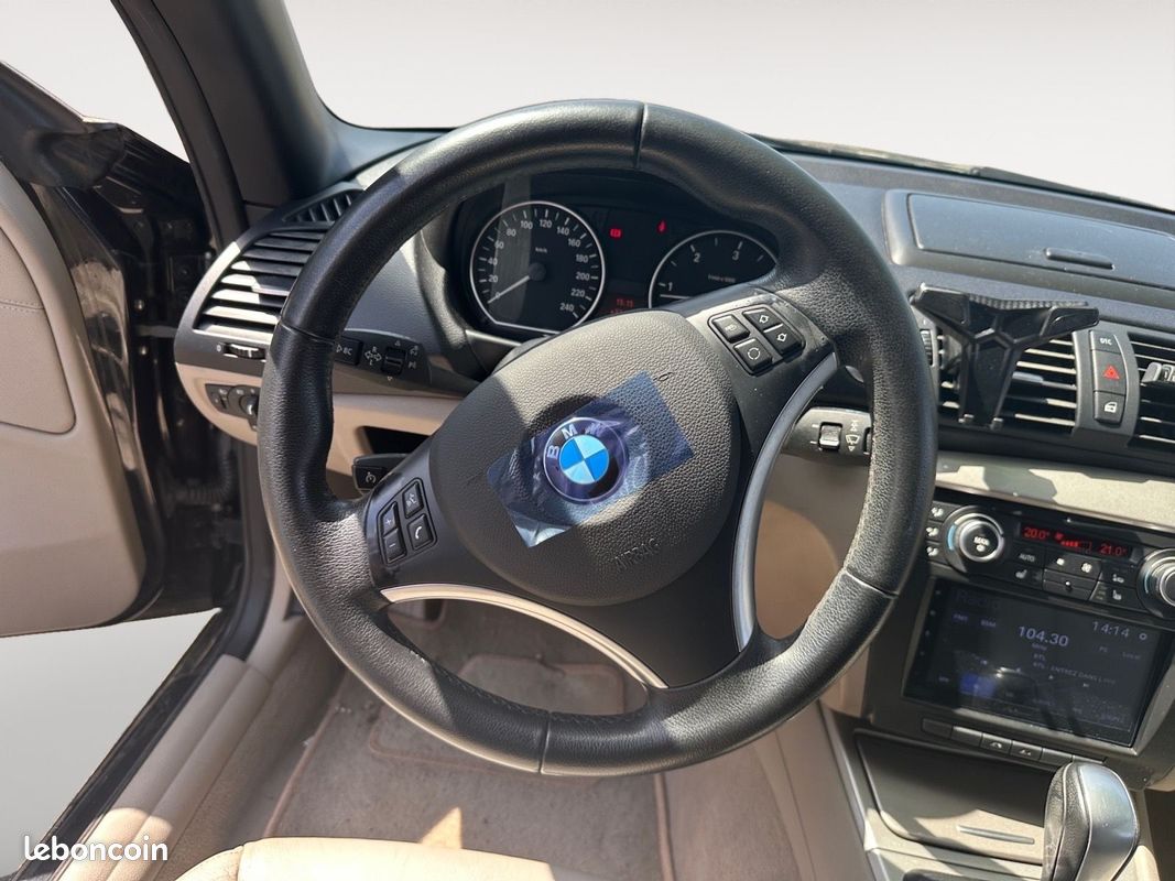 BMW SERIE 1 CABRIOLET E88 118d 143 ch Confort A (image 12)