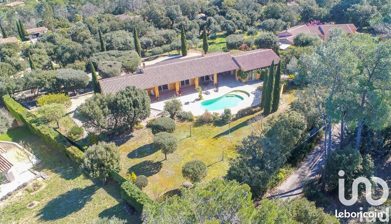 Villa 8 pièces 200 m²