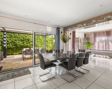 Maison 698 000 € - 192 m²