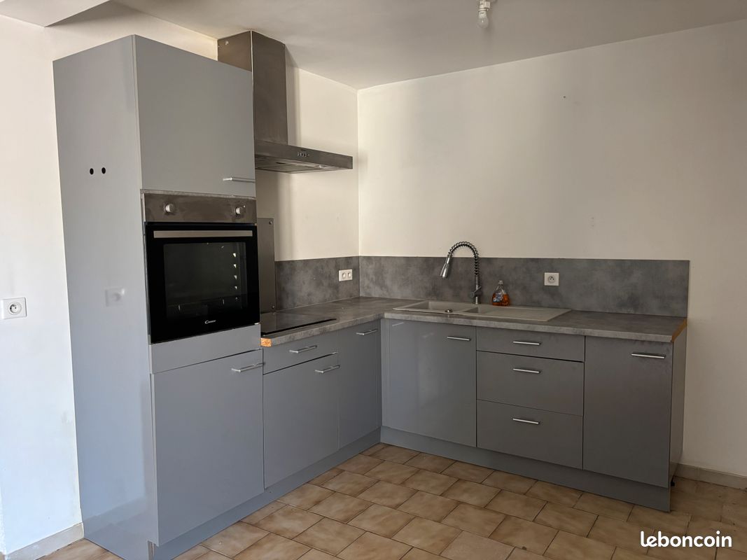 Appartement 2 pièces 56 m² · à Pierrelatte · 56 m² · 550 €/mois