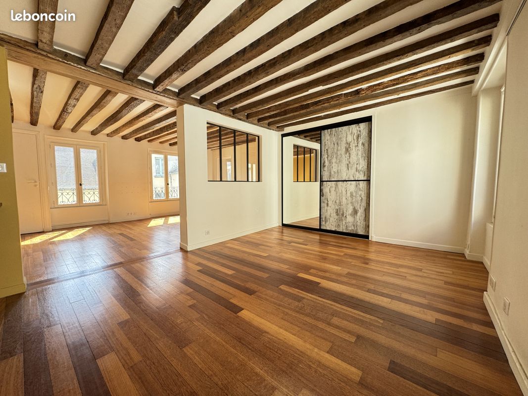Appartement 5 pièces 147 m² · à Saint-Germain-en-Laye · 147 m² · 2 600 €/mois