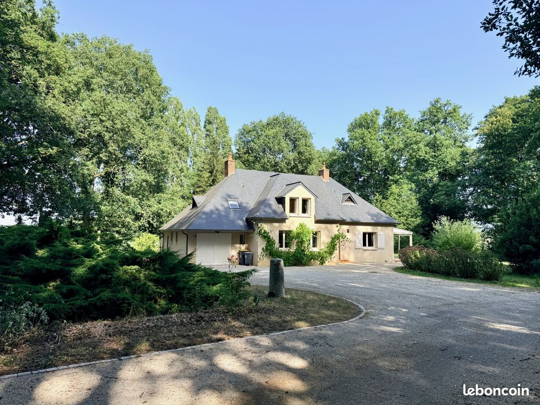 Maison 8 pièces 203 m² · à Durtal · 203 m² · 299 250 €