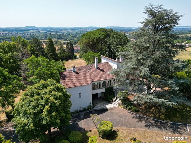 Propriété 10 pièces 210 m²