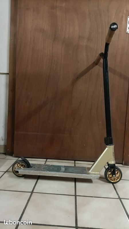 Trottinette freestyle Native Stem (image 1)