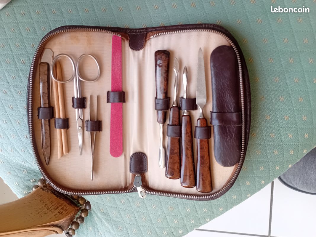 Étui Manucure Vintage En Cuir Clipsé - Style Années 60 - Origine France