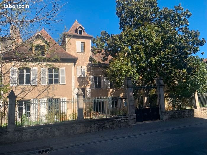 Maison 7 pièces 307 m² · à Saint-Céré · 307 m² · 185 000 €