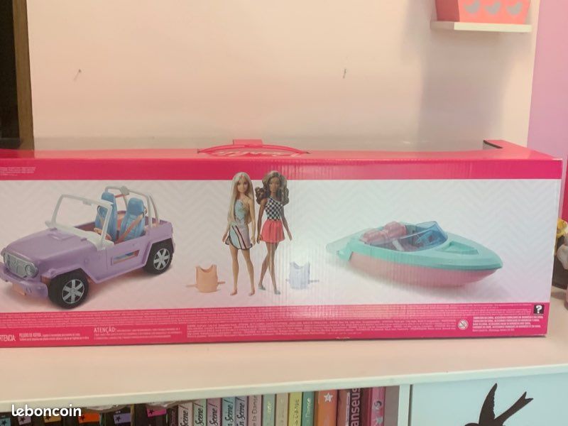 Pack Barbie Avec Jeep, Bateau Et 2 Poupées - Neuf, Boîte Légèrement Abîmée, Mattel 2020