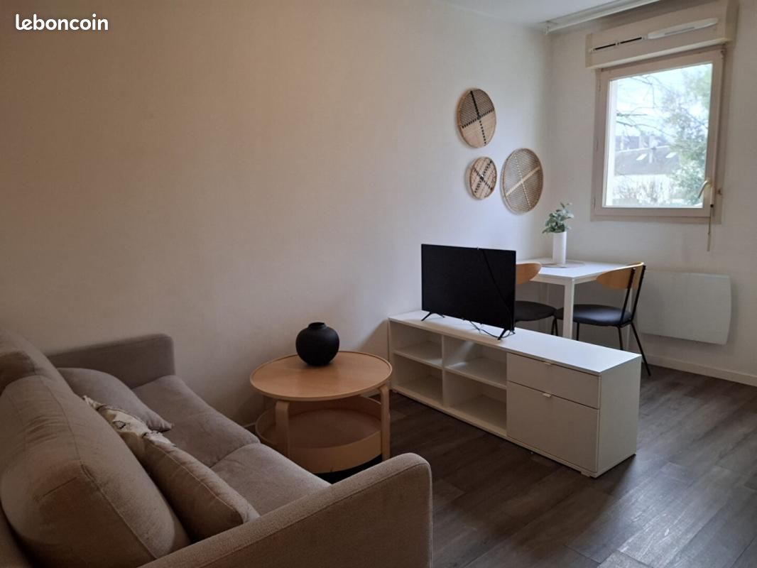 Appartement 1 pièce 18 m² · à Corbeil-Essonnes · 18 m² · 570 €/mois
