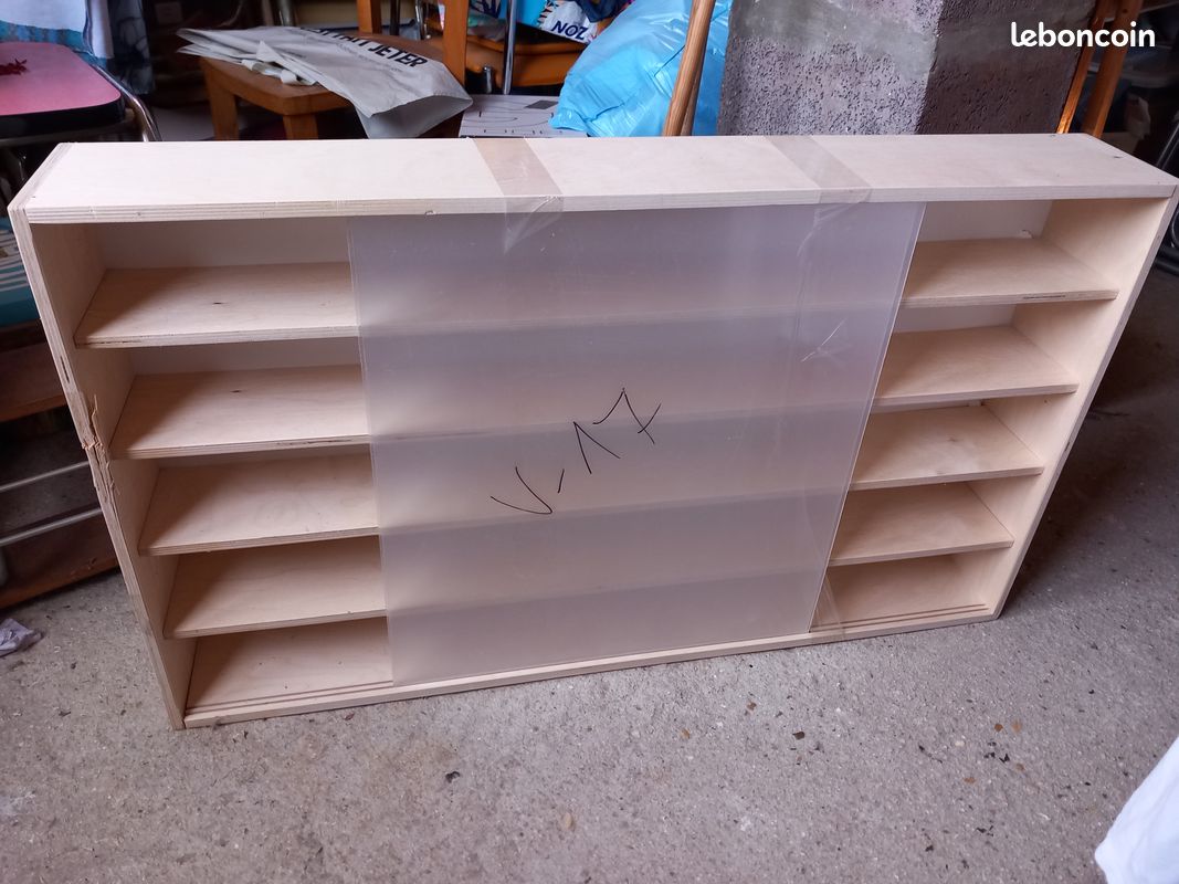 Vitrine bois avec vitres plexiglas (image 1)