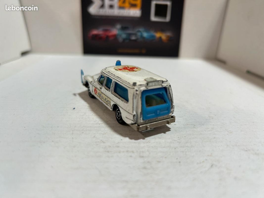 Miniature Majorette N°206 - Ambulance Citroën DS 21, échelle 1:65, 1976, Occasion