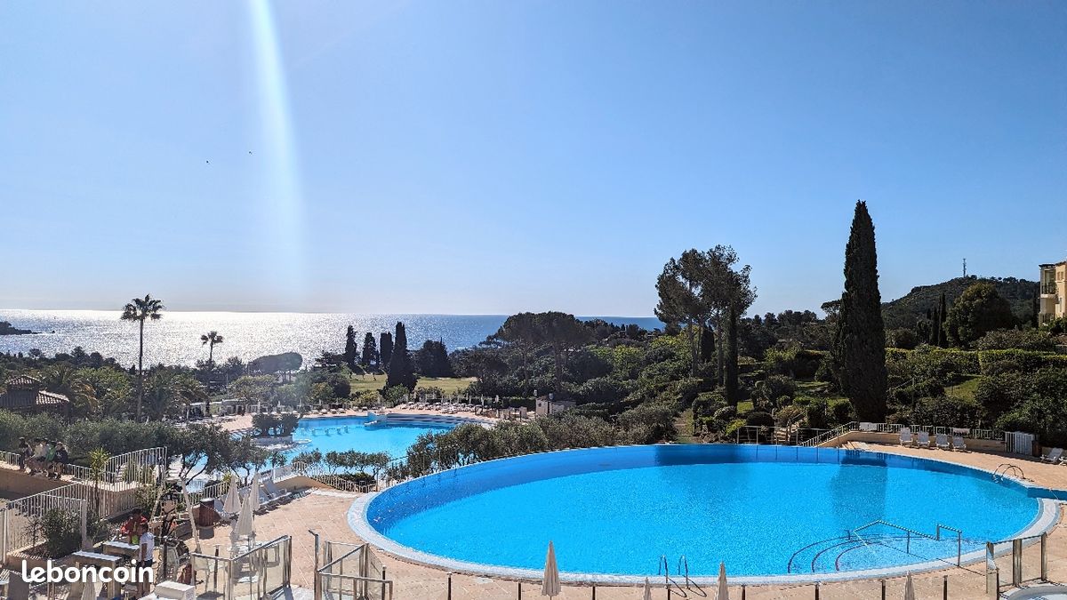 St raphaël cap esterel belle vue mer esterel piscine chauffee et