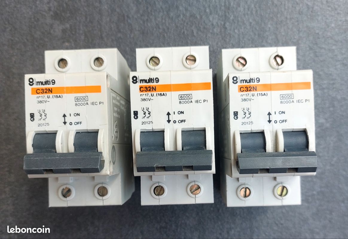 Lot De 3 Disjoncteurs Merlin Gerin Multi 9 DPN C3 – Occasion En Bon état