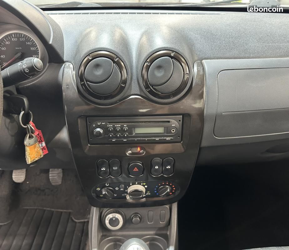Dacia Duster 1.6 16v 105 4x4 Lauréate (image 9)