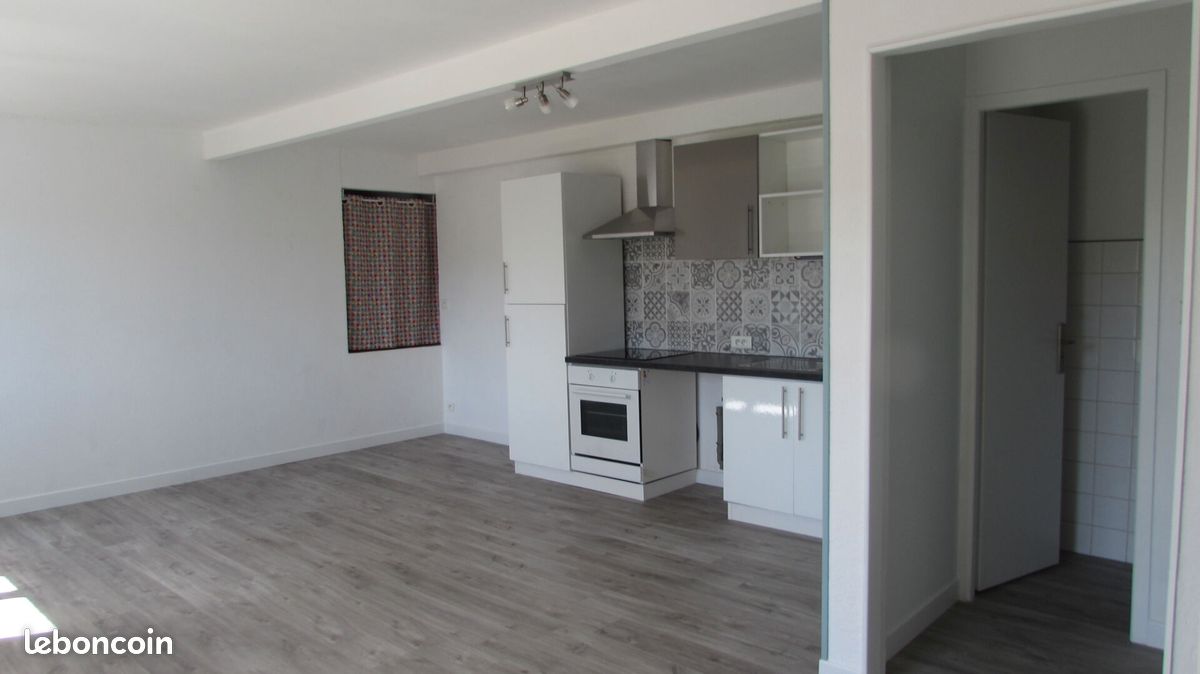 Maison 4 pièces 94 m² - Saint-Jean-d'Angély 17400 (image principale 1)