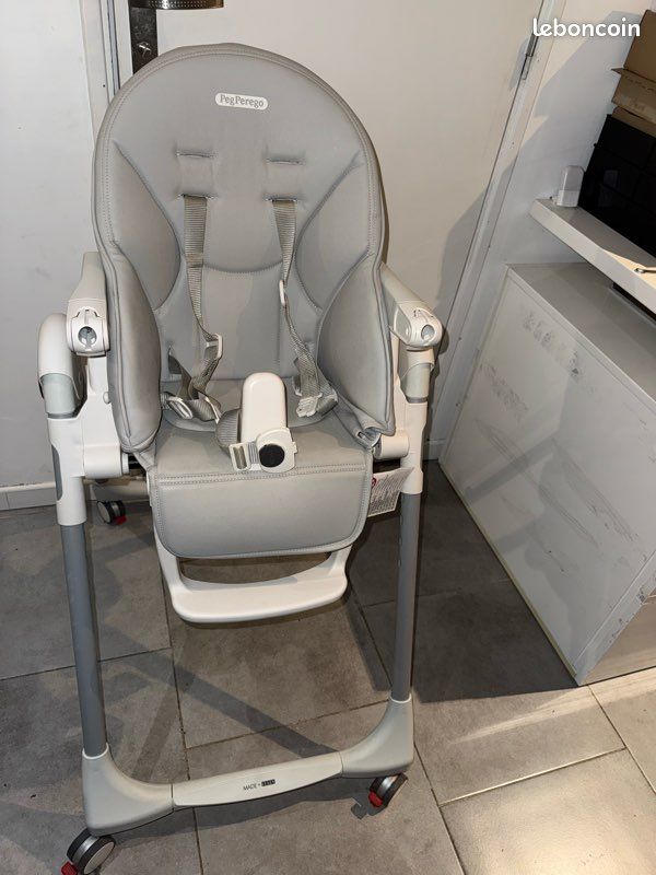 Chaise haute (image 4)