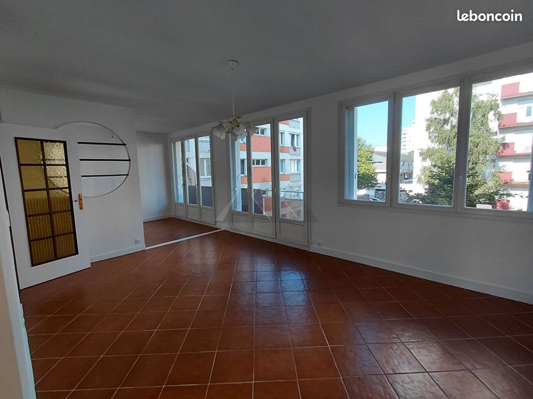 Appartement 4 pièces 75 m² · à Brest · 75 m² · 740 €