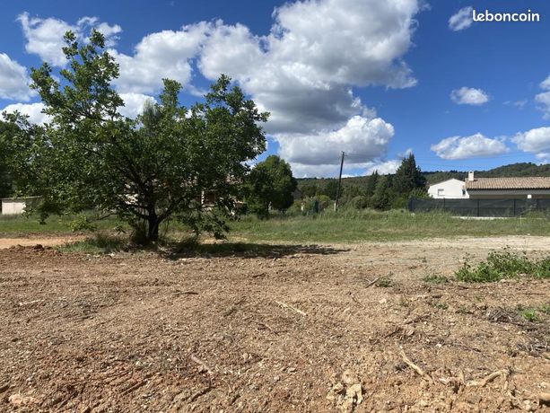 Terrain 1 400 m² Aups