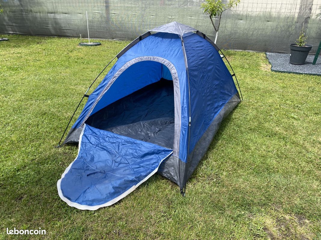 Tente Rouleau 2 Personnes Rokk, Bleue, Imperméable, Avec Moustiquaire, Occasion