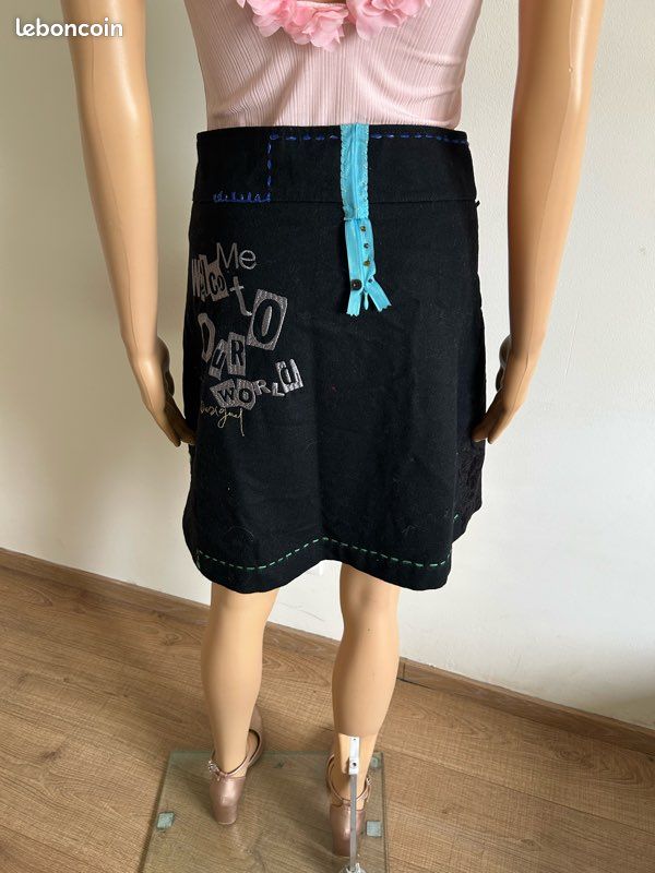 Jupe Noire Et Multicolore Desigual - Taille 36 - Neuve Sans étiquettes
