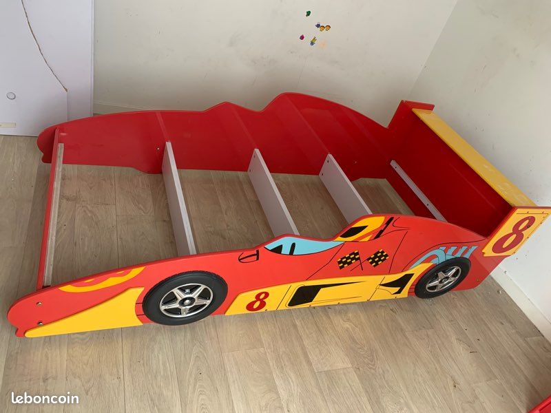 Vends lit voiture avec sa table de nuit (image 3)