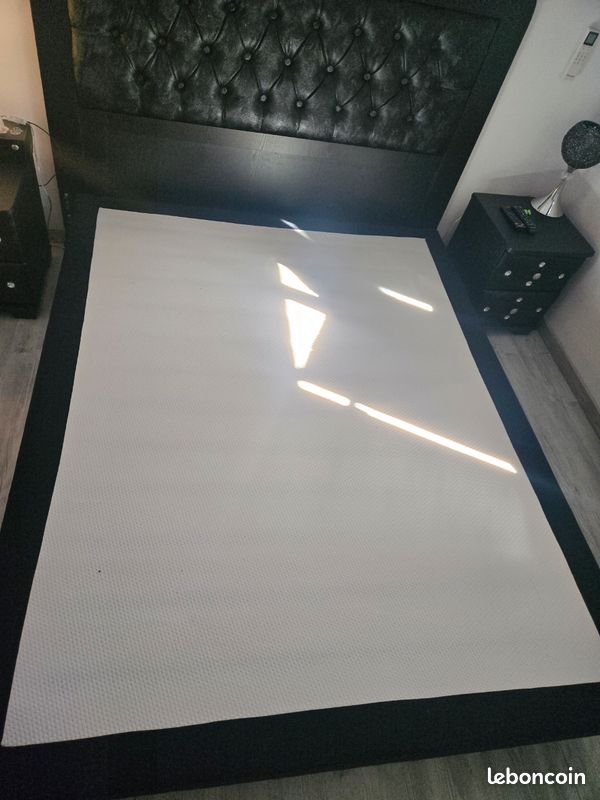Lit (image 6)