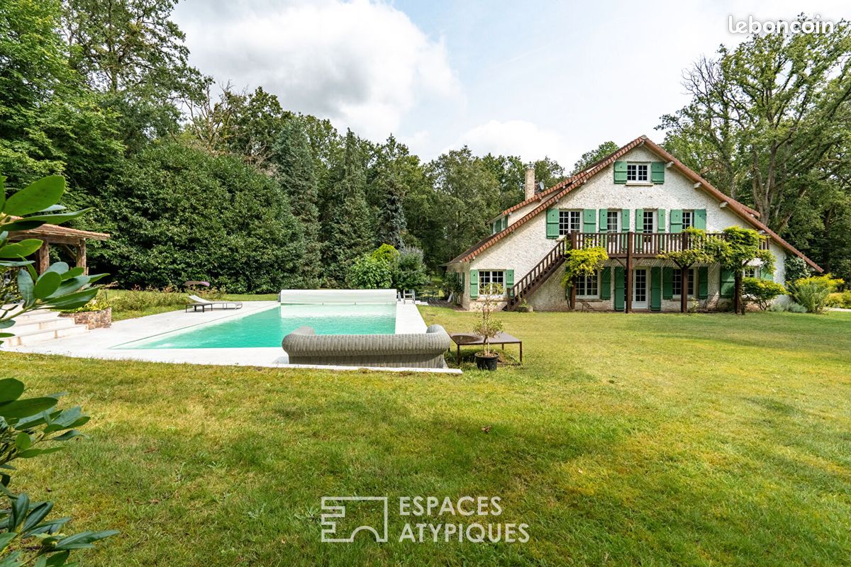 Maison 8 pièces 410 m² · à Poigny-la-Forêt · 410 m² · 2 050 000 €