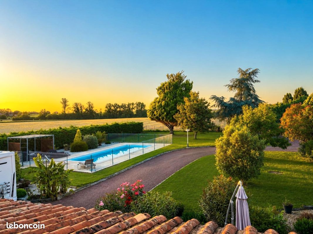 Maison 7 pièces 244 m² · à Casteljaloux · 244 m² · 249 000 €