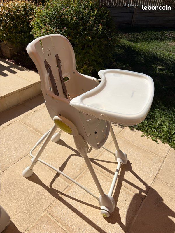 Chaise haute (image 1)