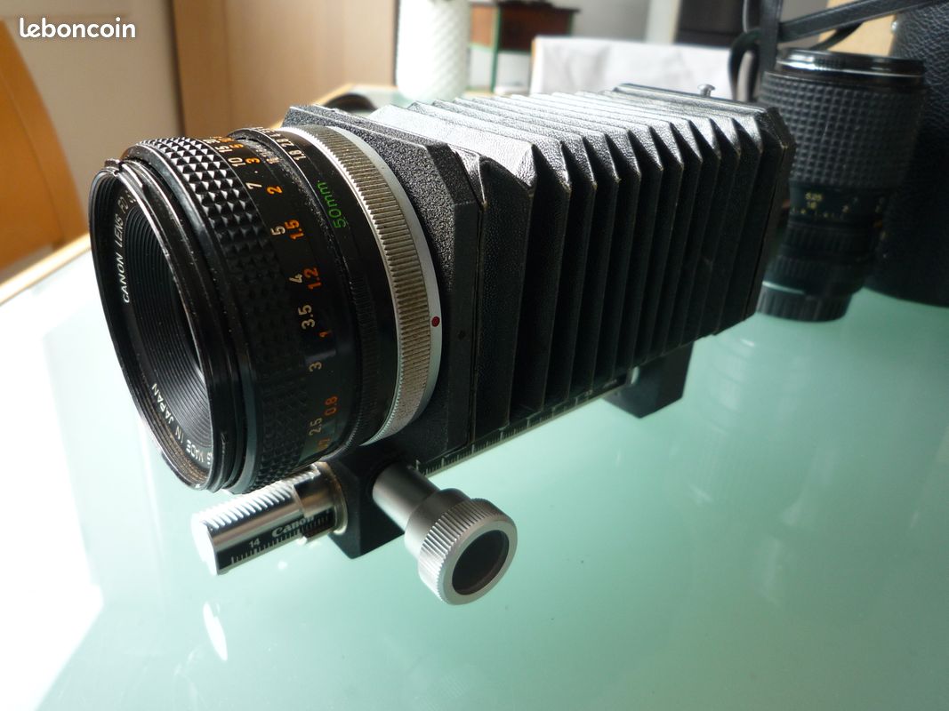 Appareil photographique Canon AV-1 + FD 50 mm 1/1,8 à tester