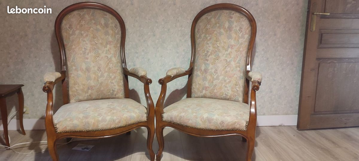 Lot de 2 fauteuils en bois et tissus (image 1)