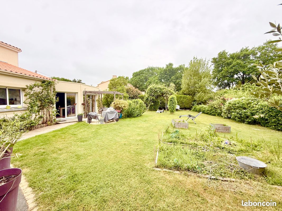 Maison 6 pièces 156 m² · à Saint-Aignan-Grandlieu · 156 m² · 446 500 €