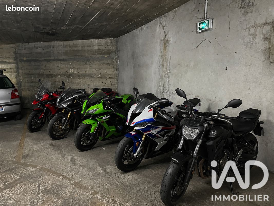 Parking 15 m² · à Paris · 15 m² · 21 000 €