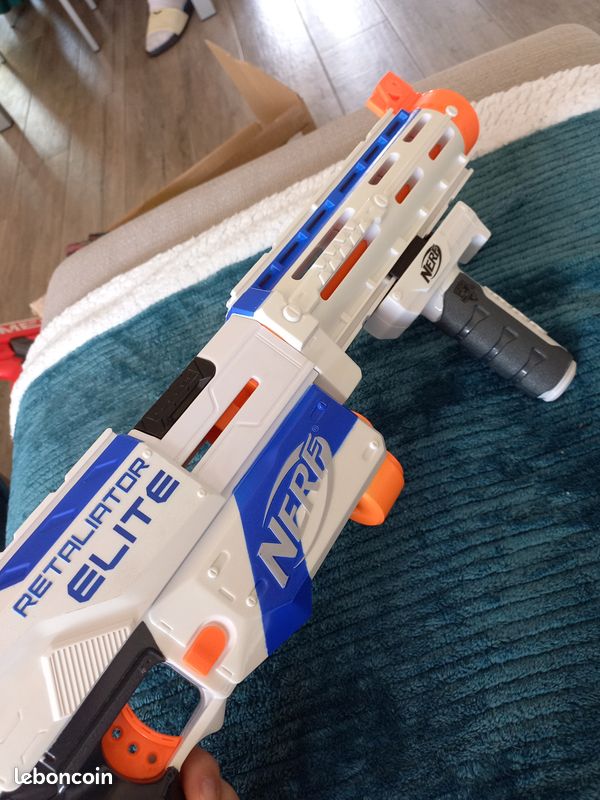 Nerf retaliator elite avec des missiles et ses accessoires pistolet (image 9)