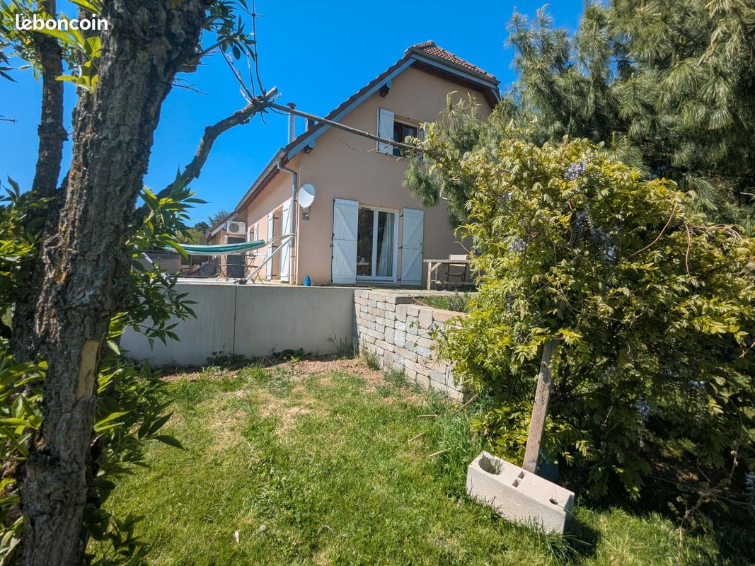 Maison 5 pièces 136 m² · à Saint-Dizier-l'Évêque · 136 m² · 259 000 €