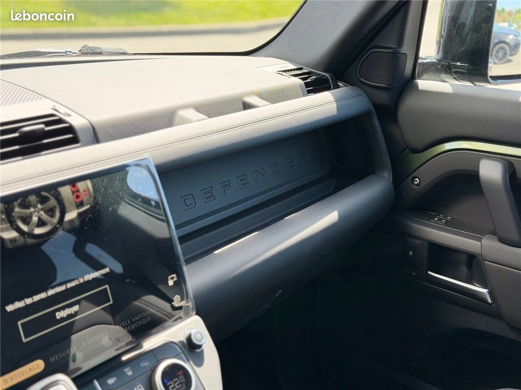 Land Rover Defender PHEV 110 X-Dynamic SE (image 25)