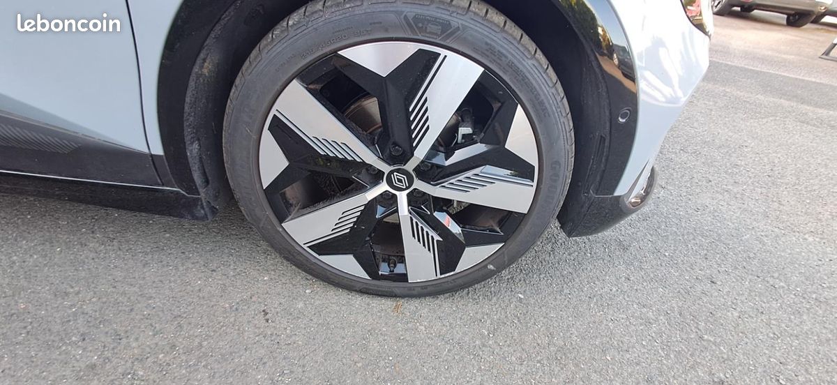 Renault Mégane E-TECH 220 AUTONOMIE CONFORT-24 TECHNO (image 11)