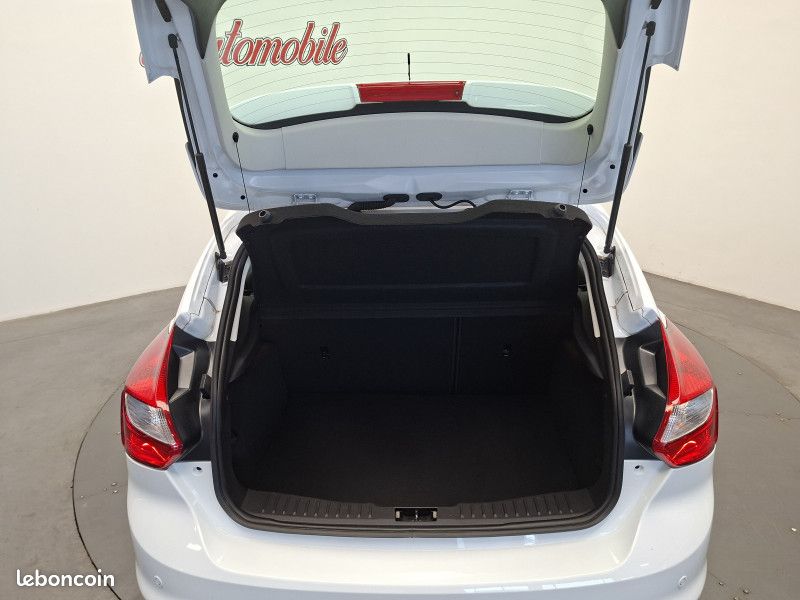 Ford FOCUS 1.0 scti 125 ch 1ère main / Clim Auto / Régulateur / Radar / Bluetooth / (image 21)