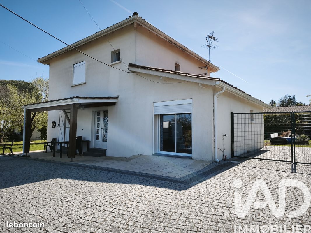 Maison 5 pièces 119 m² · à Guîtres · 119 m² · 320 000 €